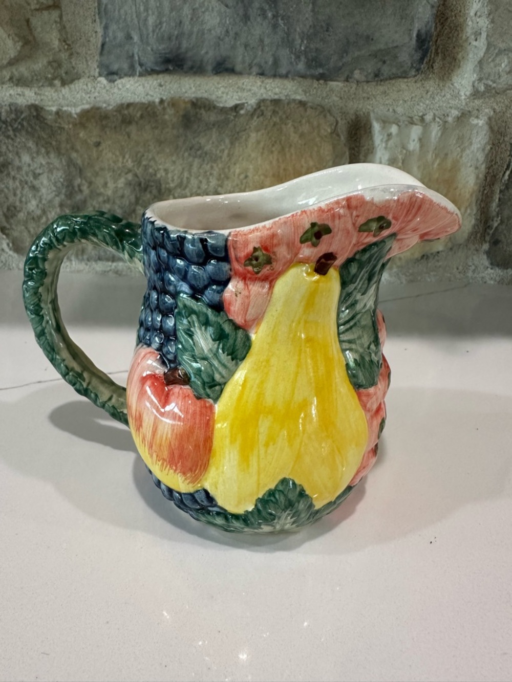 VINTAGE HAND PAINTED PITCHER Fruit BY FLOWERS INC. BALLONS- BOGART GA. 1995